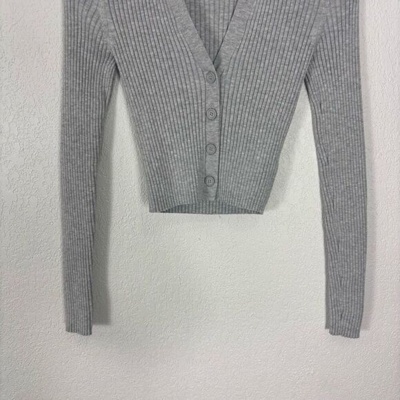 Aerie Grey Ribbed Collared Button Font Cropped Sweater Size XS - Picture 4 of 7